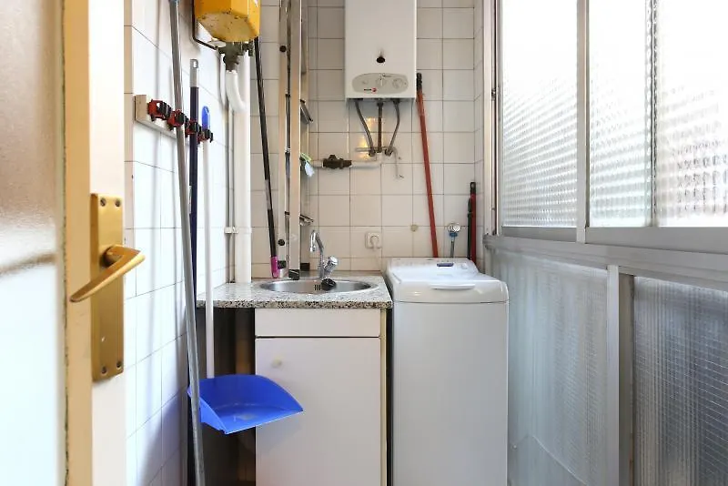 Sweet Bcn Three Bedroom Apartment Barcelona